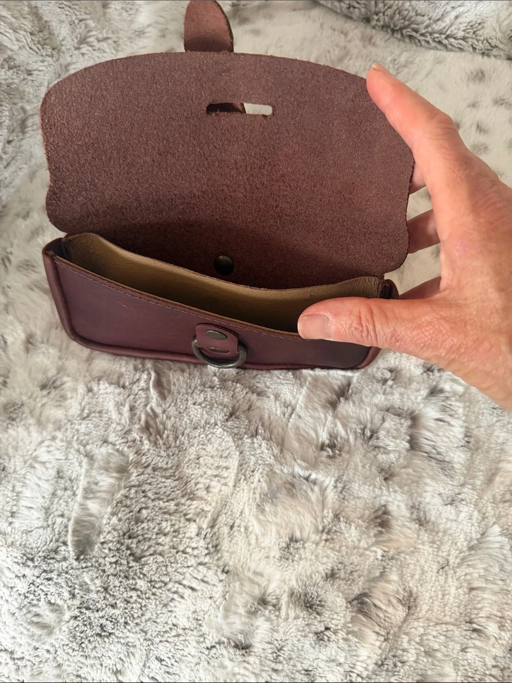 LOVE 41 Brown Genuine Leather Clutch Wallet with D-Ring Closure NEW! - Picture 4 of 4